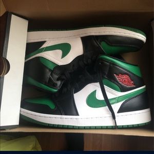 Jordan 1 Pine Green Mid